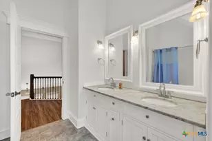 204 Falling Hls, New Braunfels, TX 78132 - Photo 30