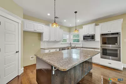 204 Falling Hills, New Braunfels, TX 78132 - Photo 14