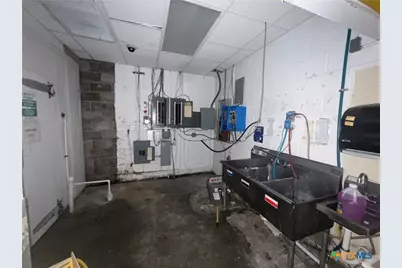 2501 N Ben Jordan Street, Victoria, TX 77901 - Photo 12