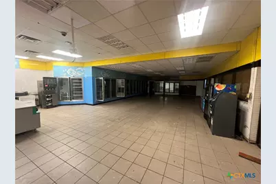 2501 N Ben Jordan Street, Victoria, TX 77901 - Photo 6