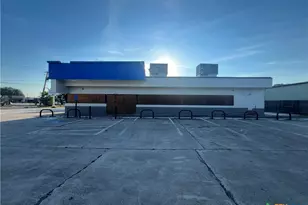 2501 N Ben Jordan St, Victoria, TX 77901 - Photo 1