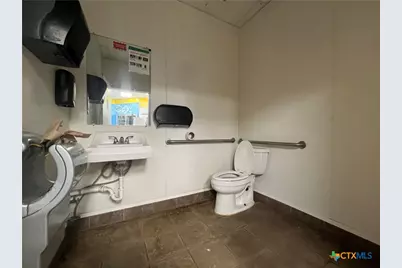 2501 N Ben Jordan Street, Victoria, TX 77901 - Photo 10