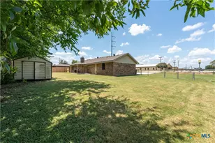 1006 Eagle Dr, Eddy, TX 76524 - Photo 22