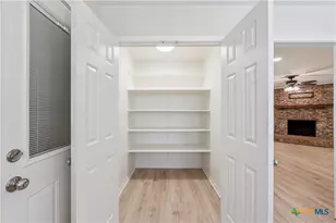 1006 Eagle Dr, Eddy, TX 76524 - Photo 6