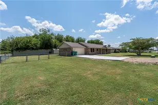 1006 Eagle Dr, Eddy, TX 76524 - Photo 2