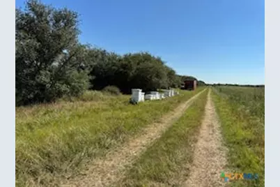 000 County Road 18, Hallettsville, TX 77964 - Photo 16