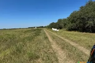 000 County Road 18, Hallettsville, TX 77964 - Photo 14