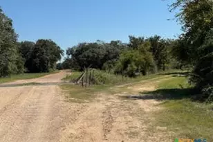 000 County Road 18, Hallettsville, TX 77964 - Photo 20