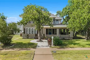 1009 E Leon St, Gatesville, TX 76528 - Photo 2