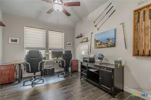 1305 Dancing Oak Ln, San Marcos, TX 78666 - Photo 10