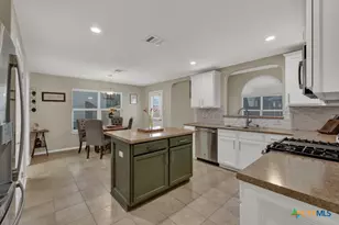 716 Hollow Ridge, Schertz, TX 78108 - Photo 16