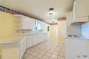 316 S Mulberry Ave, Luling, TX 78648 - Photo 8