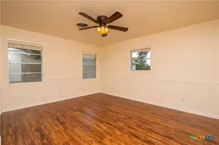 316 S Mulberry Ave, Luling, TX 78648 - Photo 16