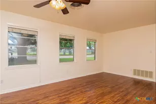 316 S Mulberry Ave, Luling, TX 78648 - Photo 20