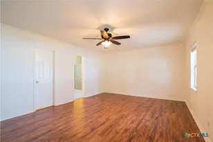 316 S Mulberry Ave, Luling, TX 78648 - Photo 6