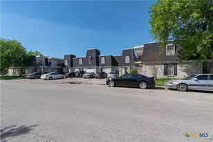 203 E Bowie St, Luling, TX 78648 - Photo 2