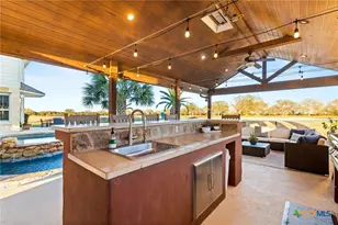 311 Ski Plex Dr, Seguin, TX 78155 - Photo 16