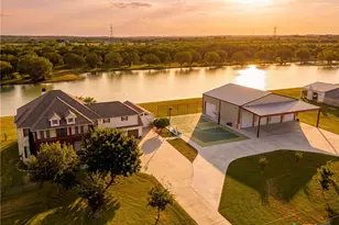 311 Ski Plex Dr, Seguin, TX 78155 - Photo 2