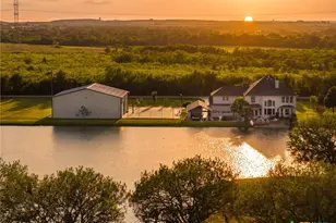 311 Ski Plex Dr, Seguin, TX 78155 - Photo 2