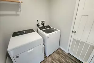 908 Henry St, Cuero, TX 77954 - Photo 12