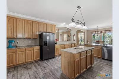 1010 Wild Flower, Floresville, TX 78114 - Photo 16