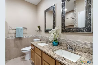 1010 Wild Flower, Floresville, TX 78114 - Photo 24