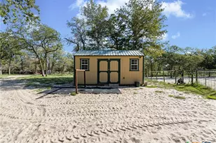 1010 Wild Flower, Floresville, TX 78114 - Photo 40