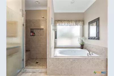 1010 Wild Flower, Floresville, TX 78114 - Photo 22