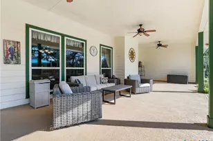 1010 Wild Flower, Floresville, TX 78114 - Photo 34