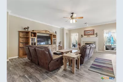 1010 Wild Flower, Floresville, TX 78114 - Photo 10