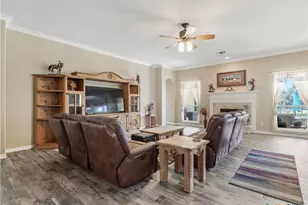 1010 Wild Flower, Floresville, TX 78114 - Photo 10