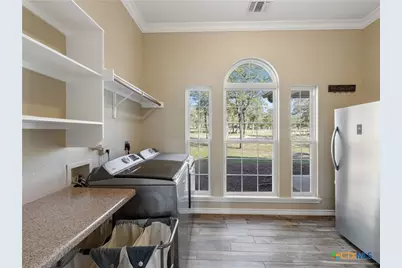 1010 Wild Flower, Floresville, TX 78114 - Photo 28