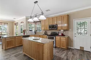 1010 Wild Flower, Floresville, TX 78114 - Photo 18