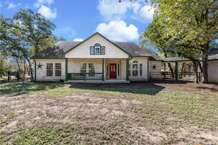 1010 Wild Flower, Floresville, TX 78114 - Photo 4
