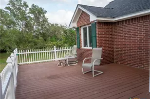 403 Oakside Dr, Victoria, TX 77905 - Photo 40