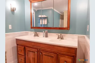 403 Oakside Drive, Victoria, TX 77905 - Photo 34