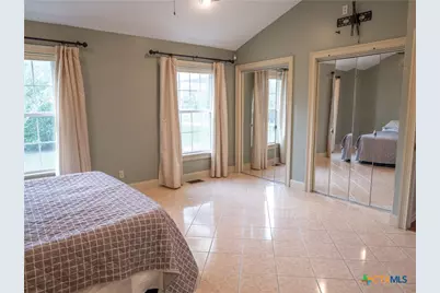 403 Oakside Drive, Victoria, TX 77905 - Photo 32