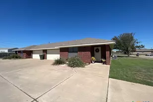 911 McDaniel Cir, Killeen, TX 76543 - Photo 2