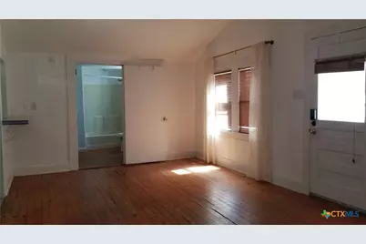 1123 W Coll Street, New Braunfels, TX 78130 - Photo 18