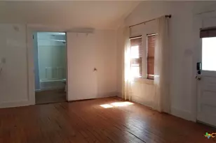 1123 W Coll St, New Braunfels, TX 78130 - Photo 18