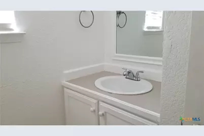 1123 W Coll Street, New Braunfels, TX 78130 - Photo 24