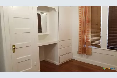 1123 Coll Street, New Braunfels, TX 78130 - Photo 6