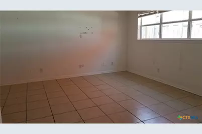 1123 W Coll Street, New Braunfels, TX 78130 - Photo 20