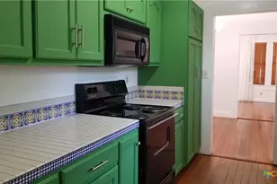 1123 W Coll St, New Braunfels, TX 78130 - Photo 16