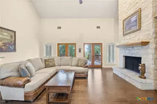 810 Bluff Ridge Ct, New Braunfels, TX 78132 - Photo 16