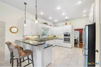 810 Bluff Ridge Court, New Braunfels, TX 78132 - Photo 18