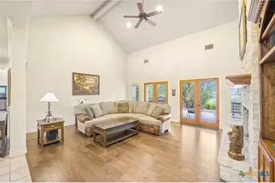 810 Bluff Ridge Court, New Braunfels, TX 78132 - Photo 14
