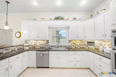 810 Bluff Ridge Court, New Braunfels, TX 78132 - Photo 24