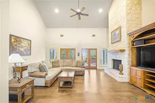 810 Bluff Ridge Ct, New Braunfels, TX 78132 - Photo 12