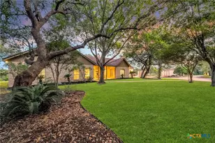 810 Bluff Ridge Ct, New Braunfels, TX 78132 - Photo 10